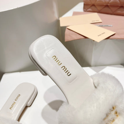 MIUMIU 26S SQUARE-TOE SANDALS IN CREAM WHITE SHEARLING AND LEATHER