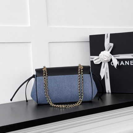 CHANEL 26S SHOULDER BAG 29 IN BLACK CALFSKIN AND BLUE DENIM