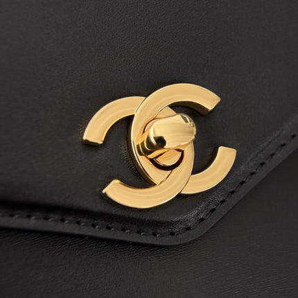 CHANEL 26S HANDBAG 32 IN BLACK SMOOTH CALFSKIN