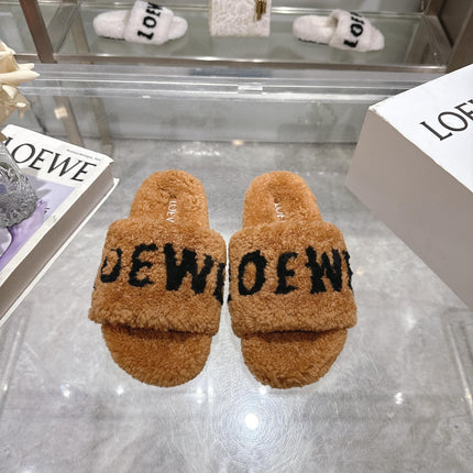 LOEWE 26S FLUFFY SLIDE SANDALS IN CAMEL BROWN SHEARLING WITH BLACK LOGO