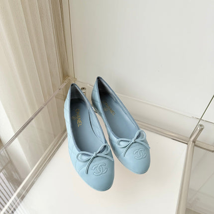 CHANEL 26S BALLET FLATS IN LIGHT BLUE QUILTED CALFSKIN WITH BOW