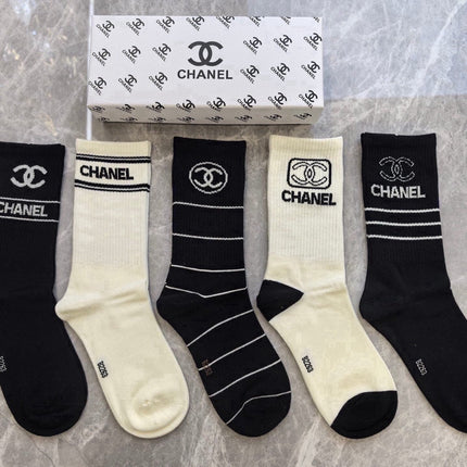 CHANEL 26S CREW SOCKS 410330 (1 BOX)