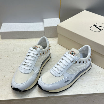 VALENTINO 26S ROCKRUNNER SNEAKERS IN WHITE CALFSKIN AND BEIGE FABRIC