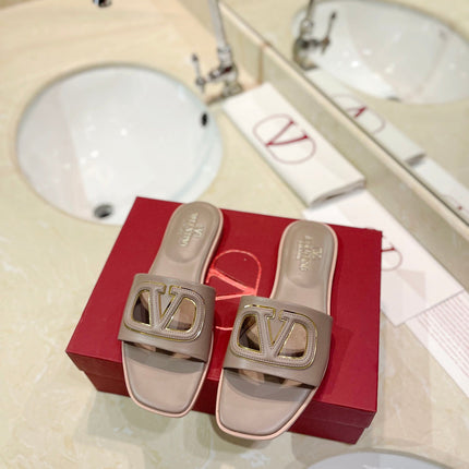 VALENTINO 26S SLIDES IN GREYISH BEIGE CALFSKIN WITH LOGO