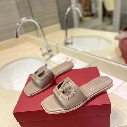 VALENTINO 26S SLIDES IN GREYISH BEIGE CALFSKIN WITH LOGO