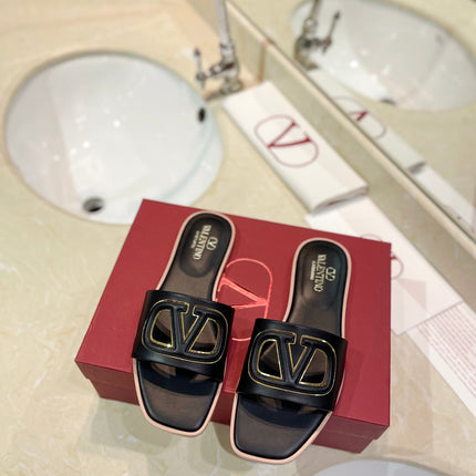 VALENTINO 26S SLIDES IN BLACK CALFSKIN WITH LOGO