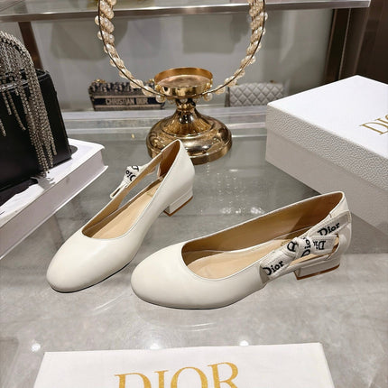 DIOR 26S LOW HEEL PUMPS 30MM IN IVORY WHITE CALFSKIN WITH BOW