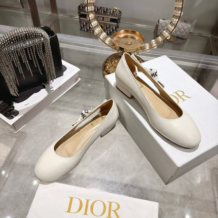 DIOR 26S LOW HEEL PUMPS 30MM IN IVORY WHITE CALFSKIN WITH BOW