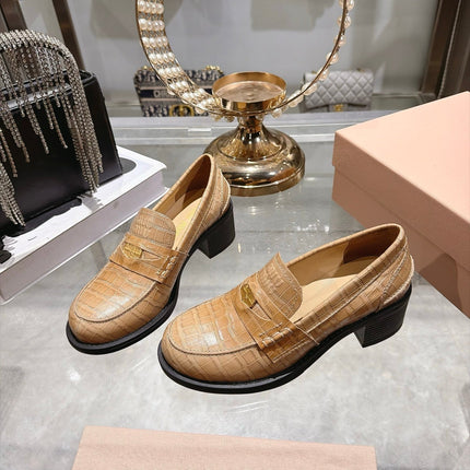 MIUMIU 26S BLOCK HEEL LOAFERS 55MM IN BEIGE CROCODILE EMBOSSED CALFSKIN GOLD HARDWARE