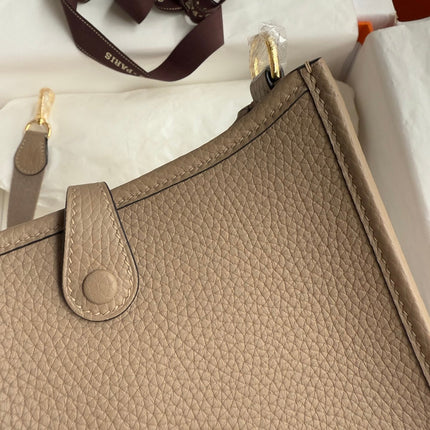 HM 25S EVELYNE 17 CM IN DARK BEIGE COWHIDE WITH GOLD HARDWARE